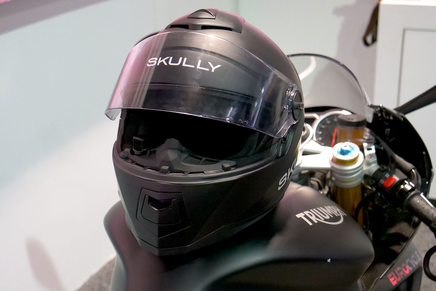 ar helmet motorcycle HJC Motorsports AR-10 III The Air Introducing the world's first augmented