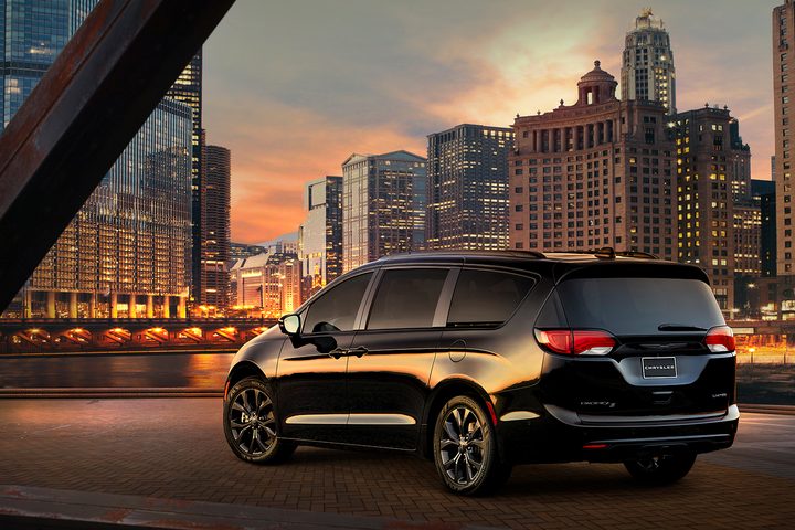 2018 Chrysler Pacifica city