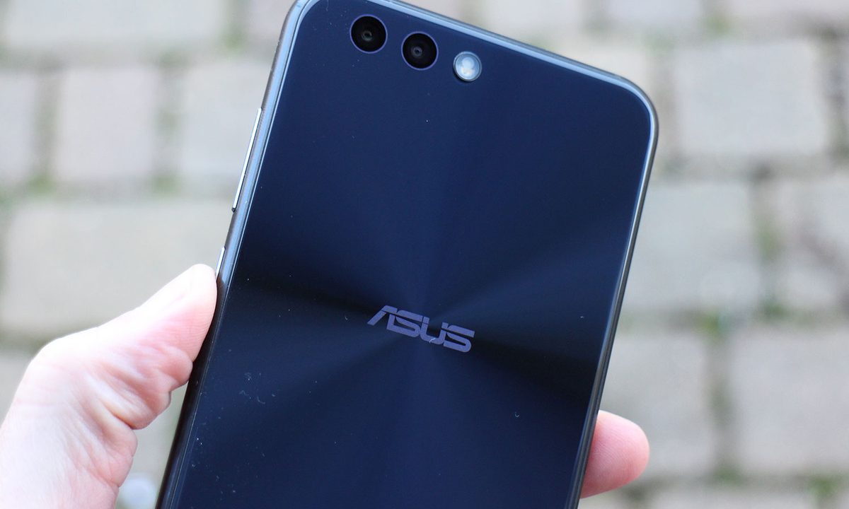 Asus Zenfone 4 Review back top