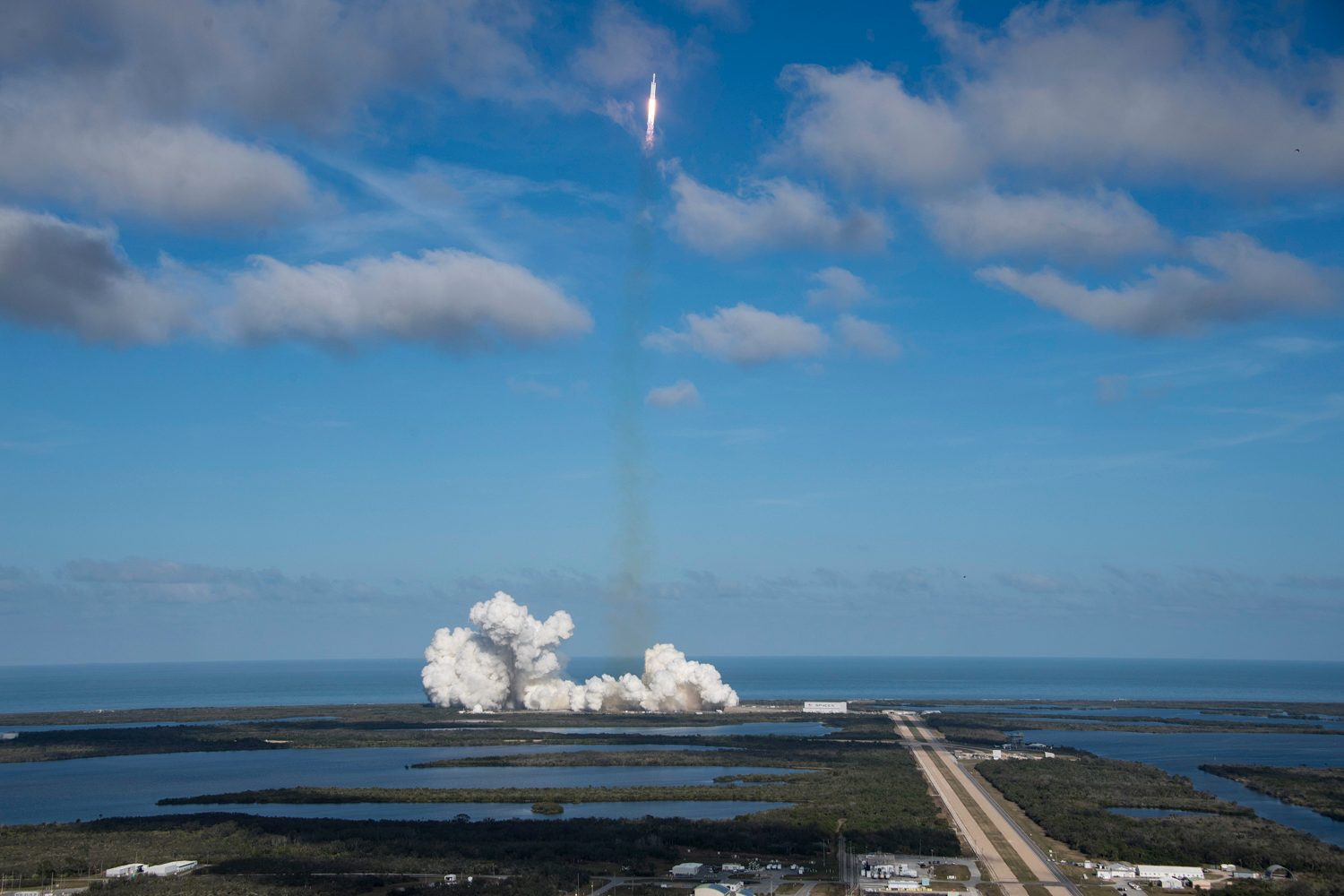 spacex falcon heavy launch success us space aerospace