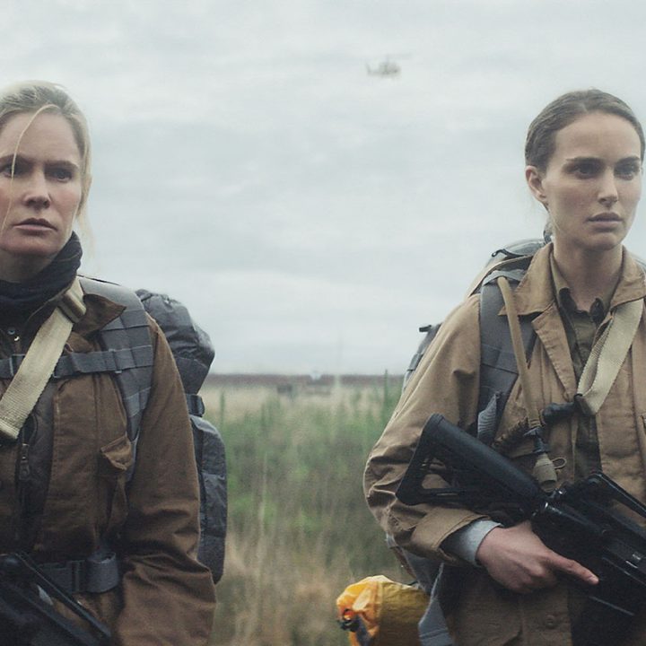 Two women in military garb with automatic weapons in Annihilation.