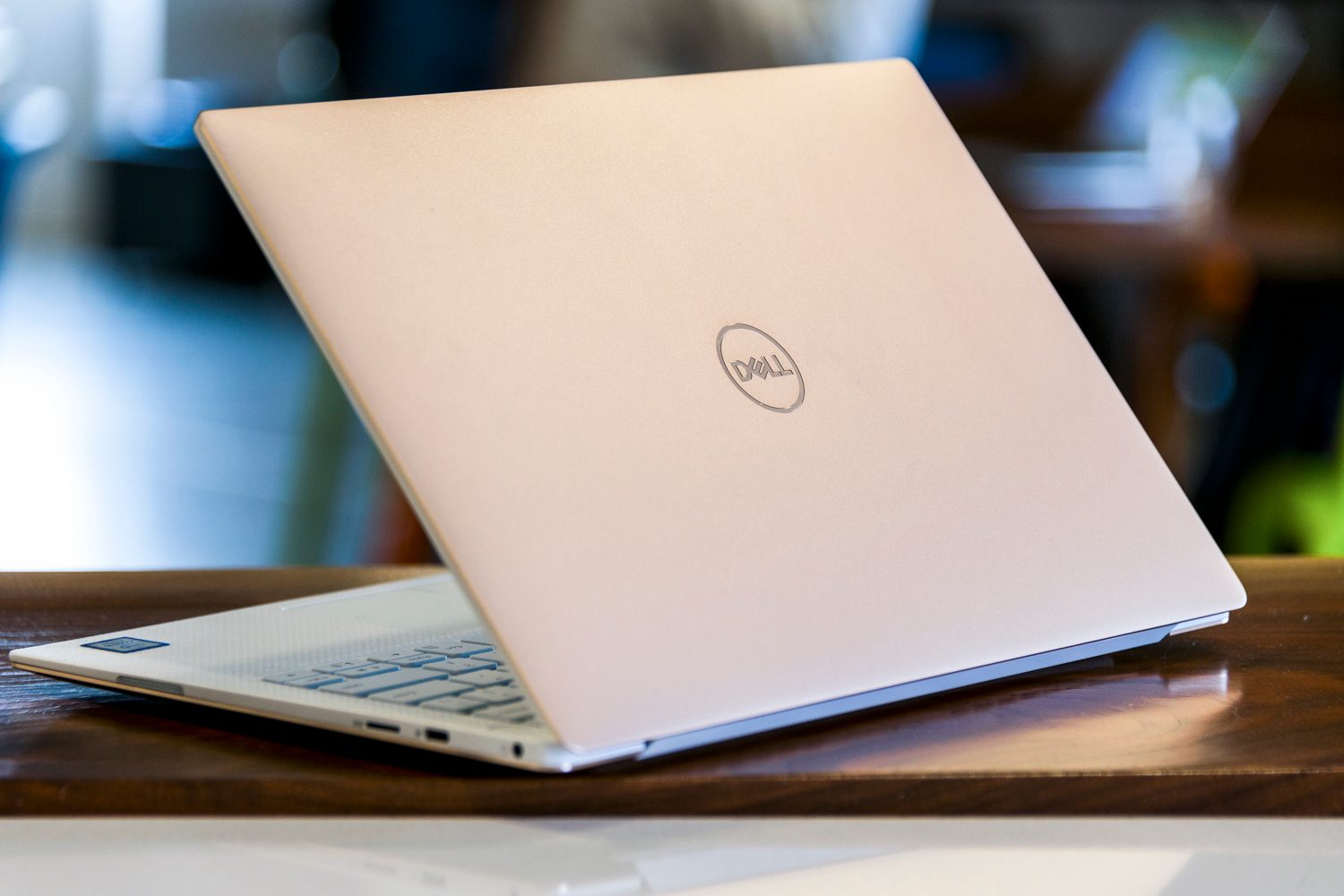 Dell XPS 13 9370 review | Lid and trim