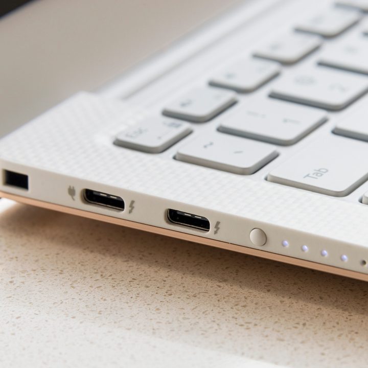 Dell XPS 13 9370 review | Ports on the left side of the laptops