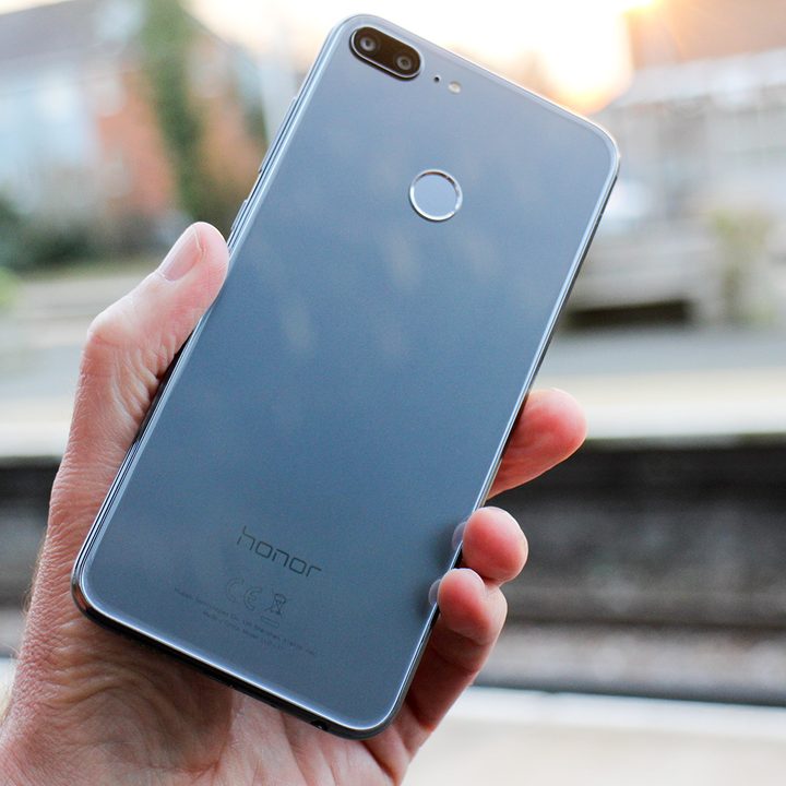 Honor 9 Lite review back full