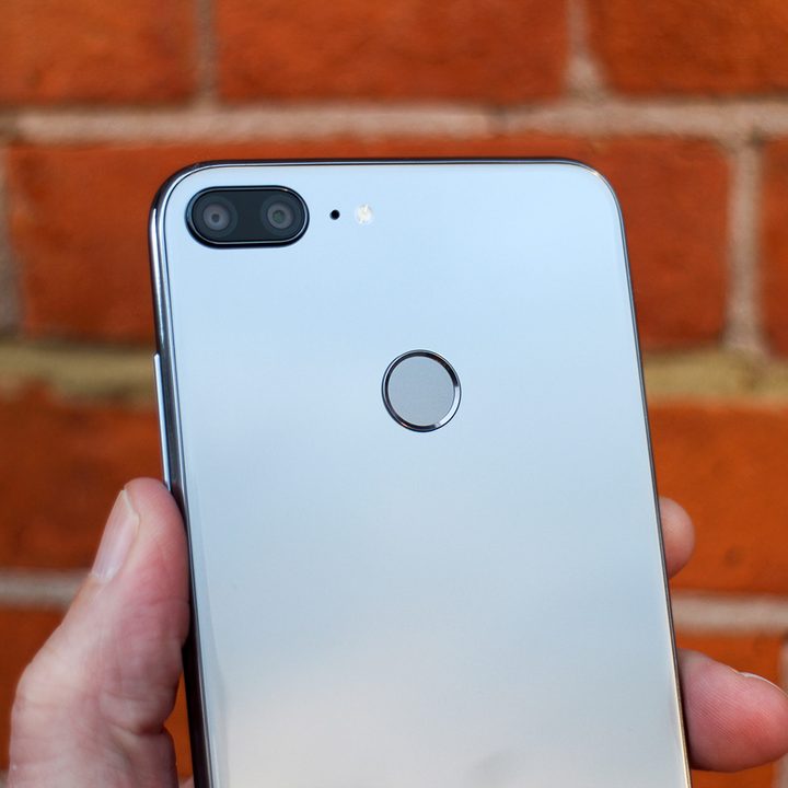 Honor 9 Lite review back top