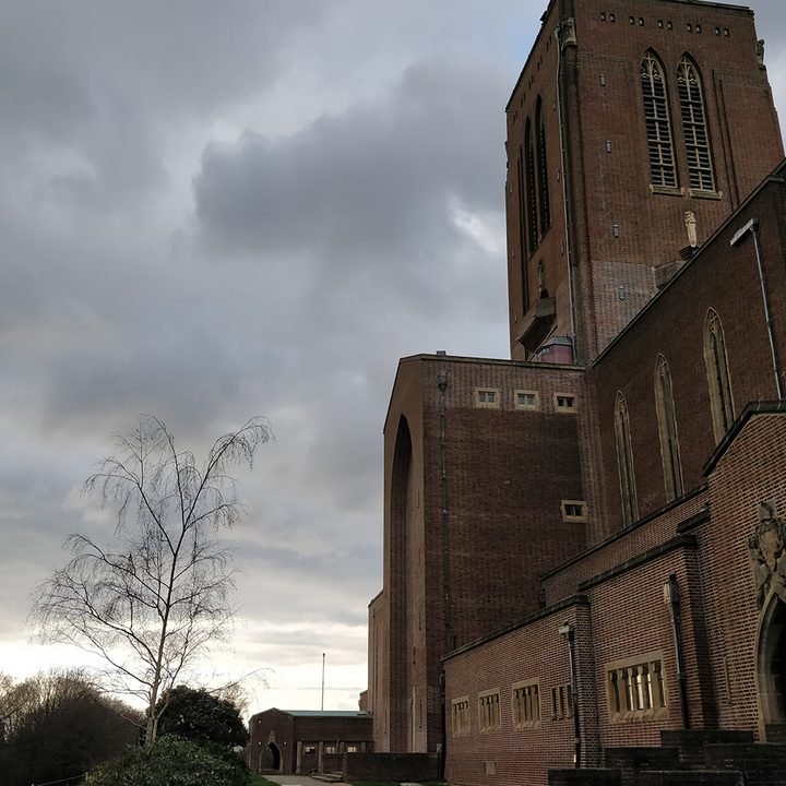 Honor View 10 vs. Oneplus 5T camera shootout cathedral sunset oneplus