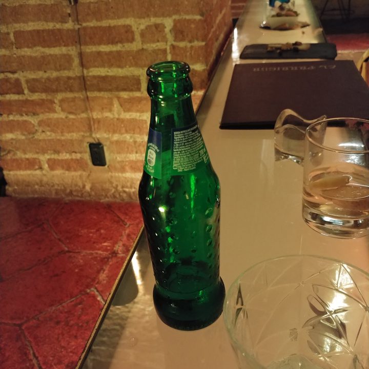 lg v30s thinq review bottle standard mode