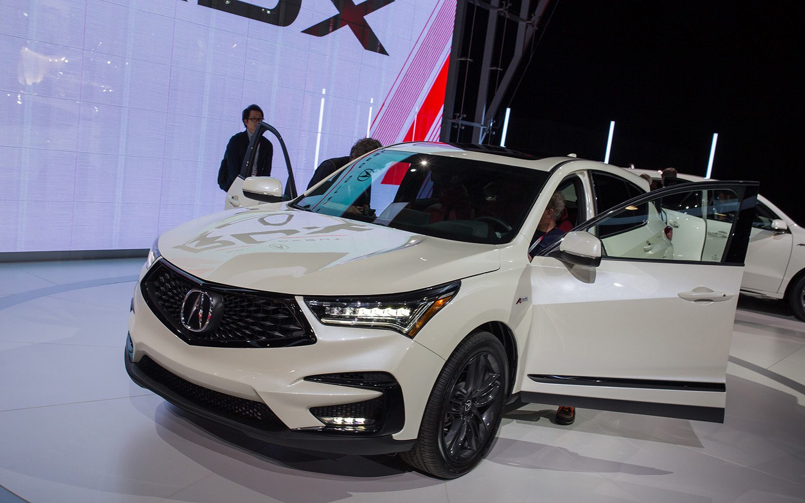production ready 2019 acura rdx arrives nyc 2018 new york