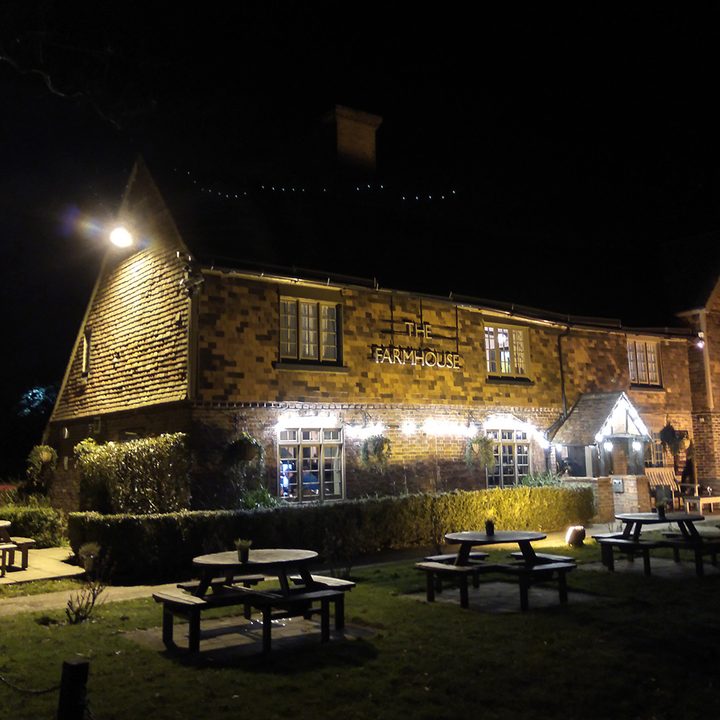 blackberry motion lg g6 camera shootout comp farmhouse pub