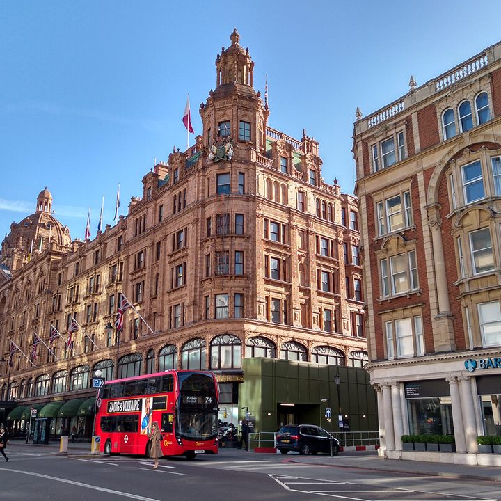camera comparison Harrods Blackberry Motion