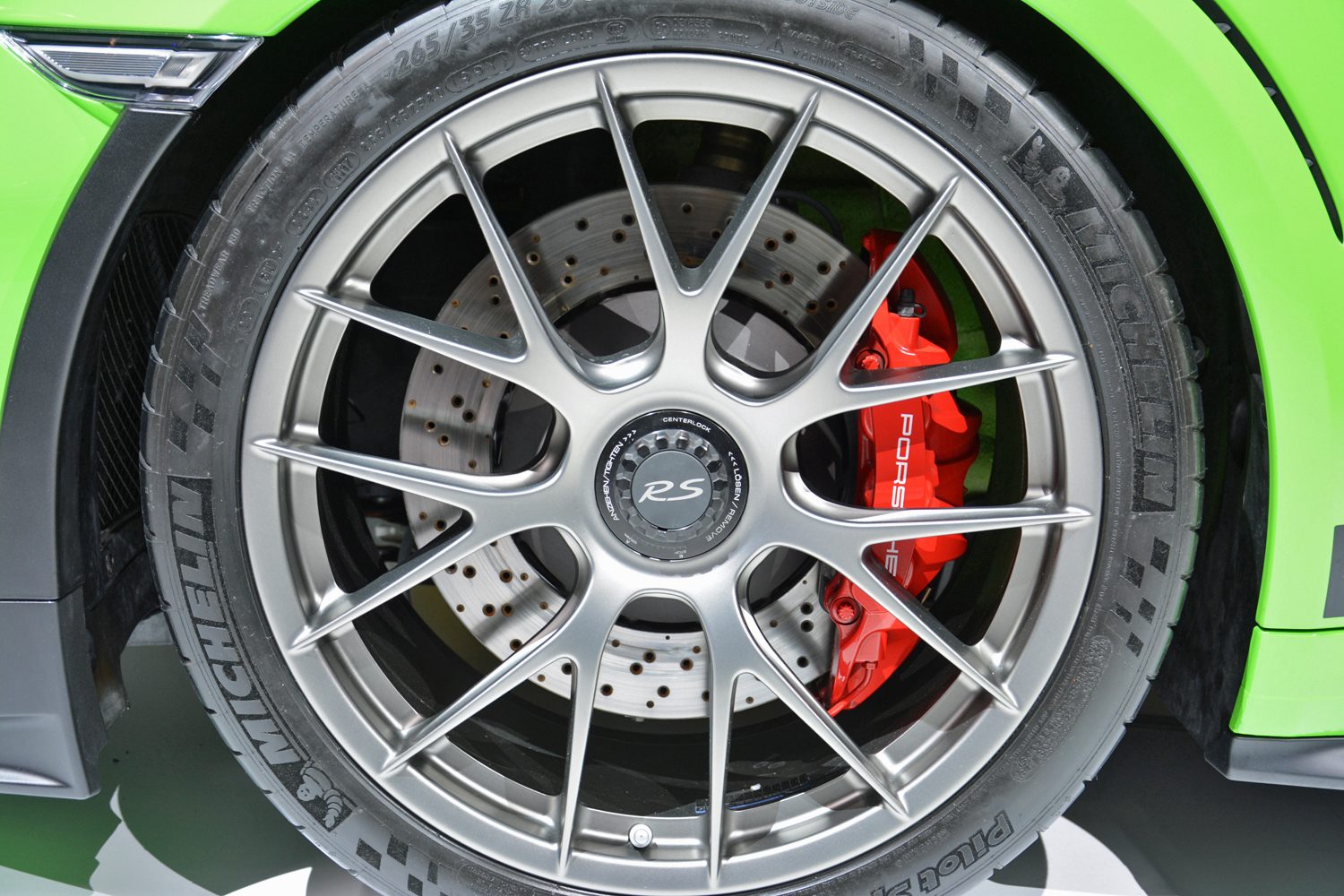 Porsche 911 GT3 RS Weissach Package