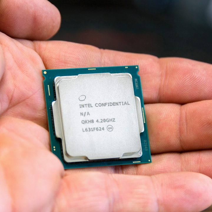Intel Core i7 8th Gen hand scale
