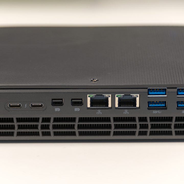 intel hades canyon nuc8i7hvk review nuc back ports