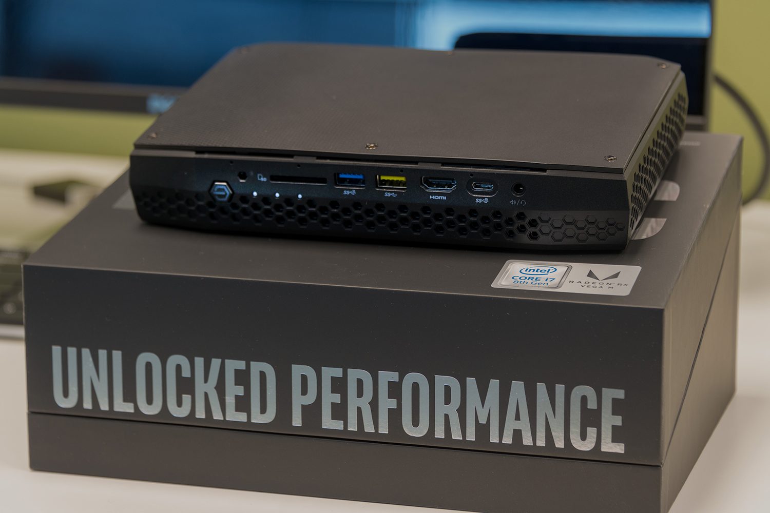 Large Hade Intel Hades Canyon NUC8i7HVK - Digital Trends