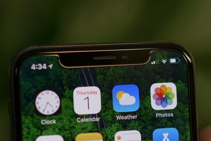 iphone x notch close
