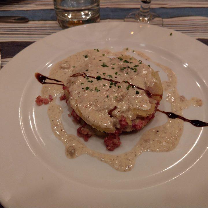 low light camera comparison food HTC U11