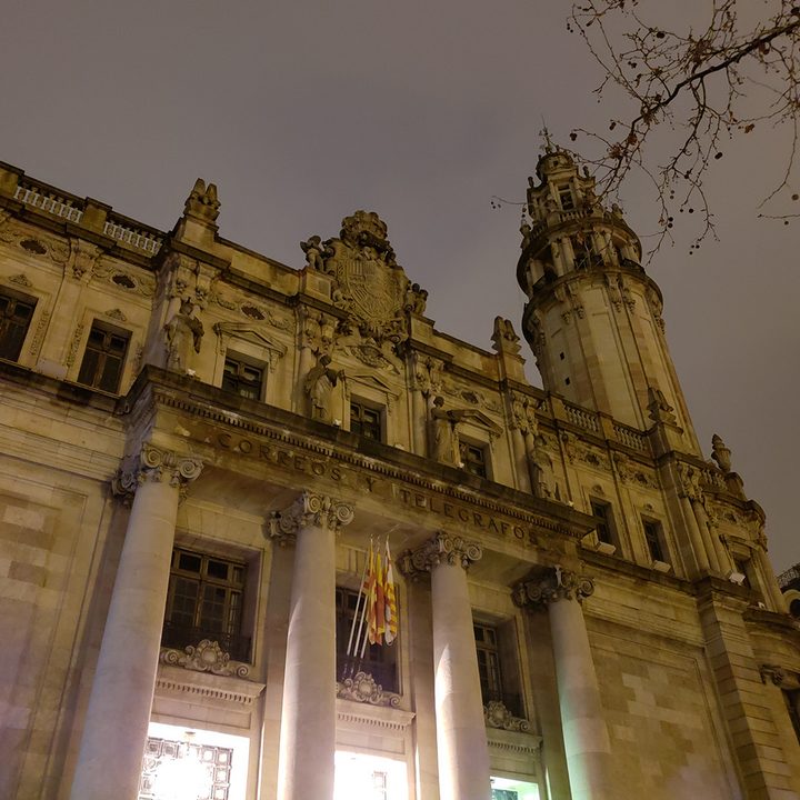 low light camera comparison post office Samsung Galaxy S9 Plus