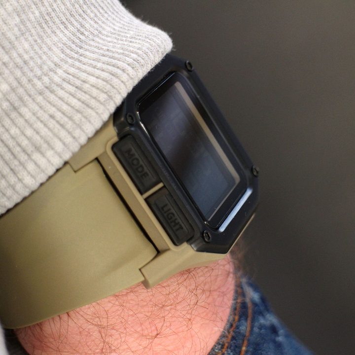 Nixon Regulus review