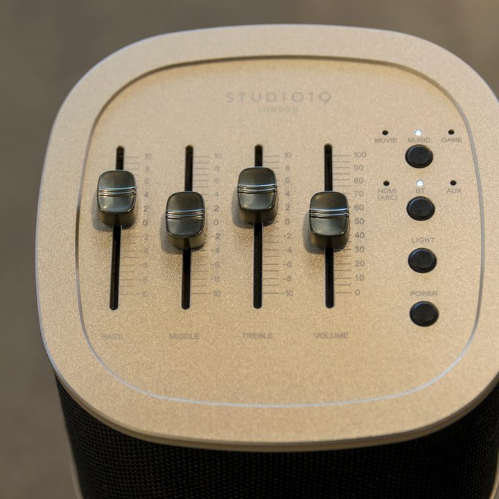 Studio 19 Solo EQ speaker