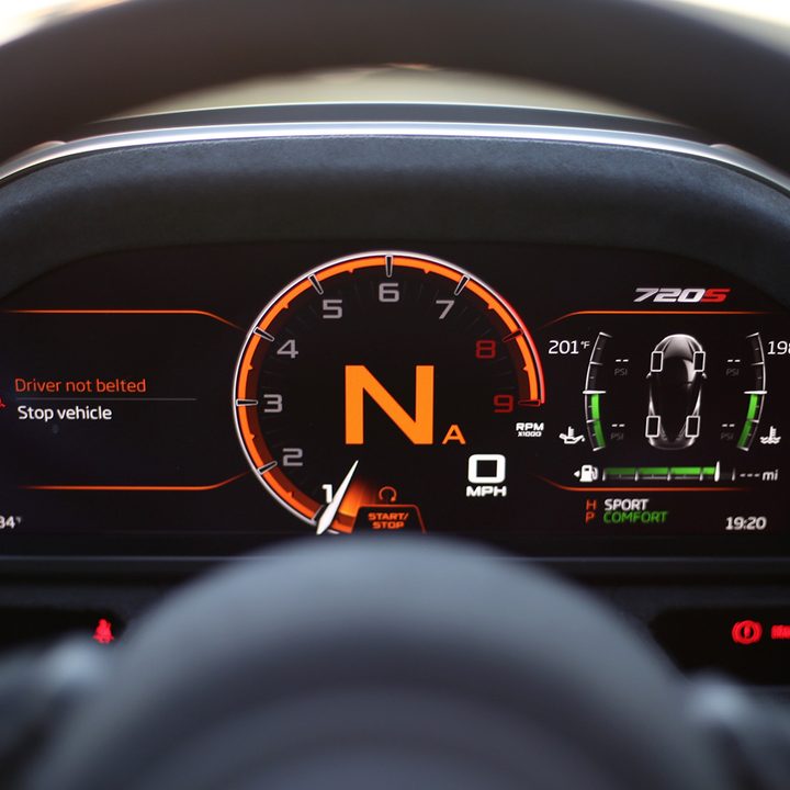2018 mclaren 720s review dashboard