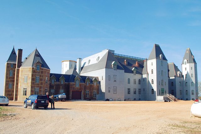 10 of the biggest houses in the world - Digital Trends