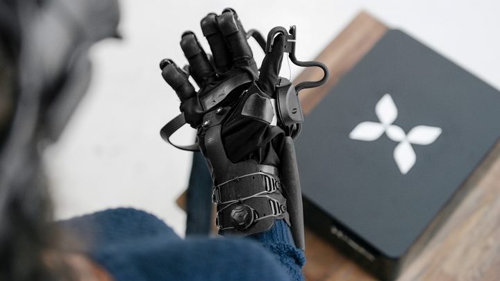 HaptX VR Haptive Feedback Glove