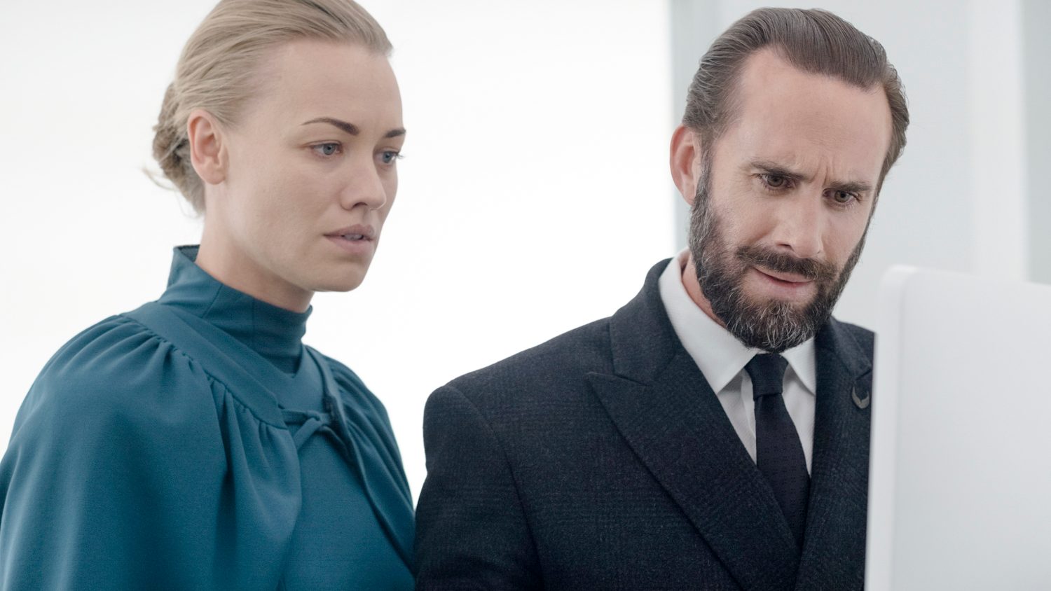 the handmaids tale season 2 samira wiley joseph fiennes interview june