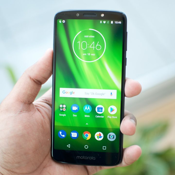 lenovo moto g6 vs play display