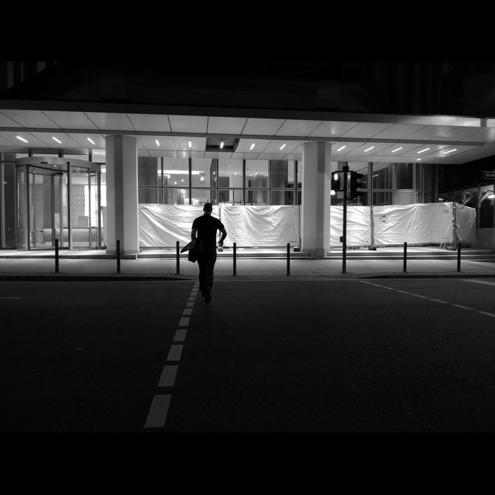 monochrome photography tips p20 pro street shot