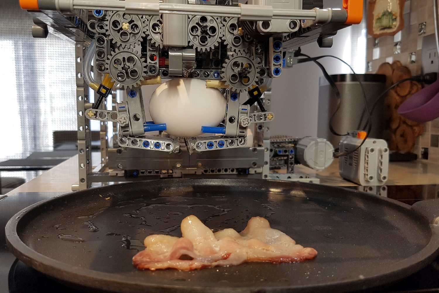 lego robot prepares breakfast  5
