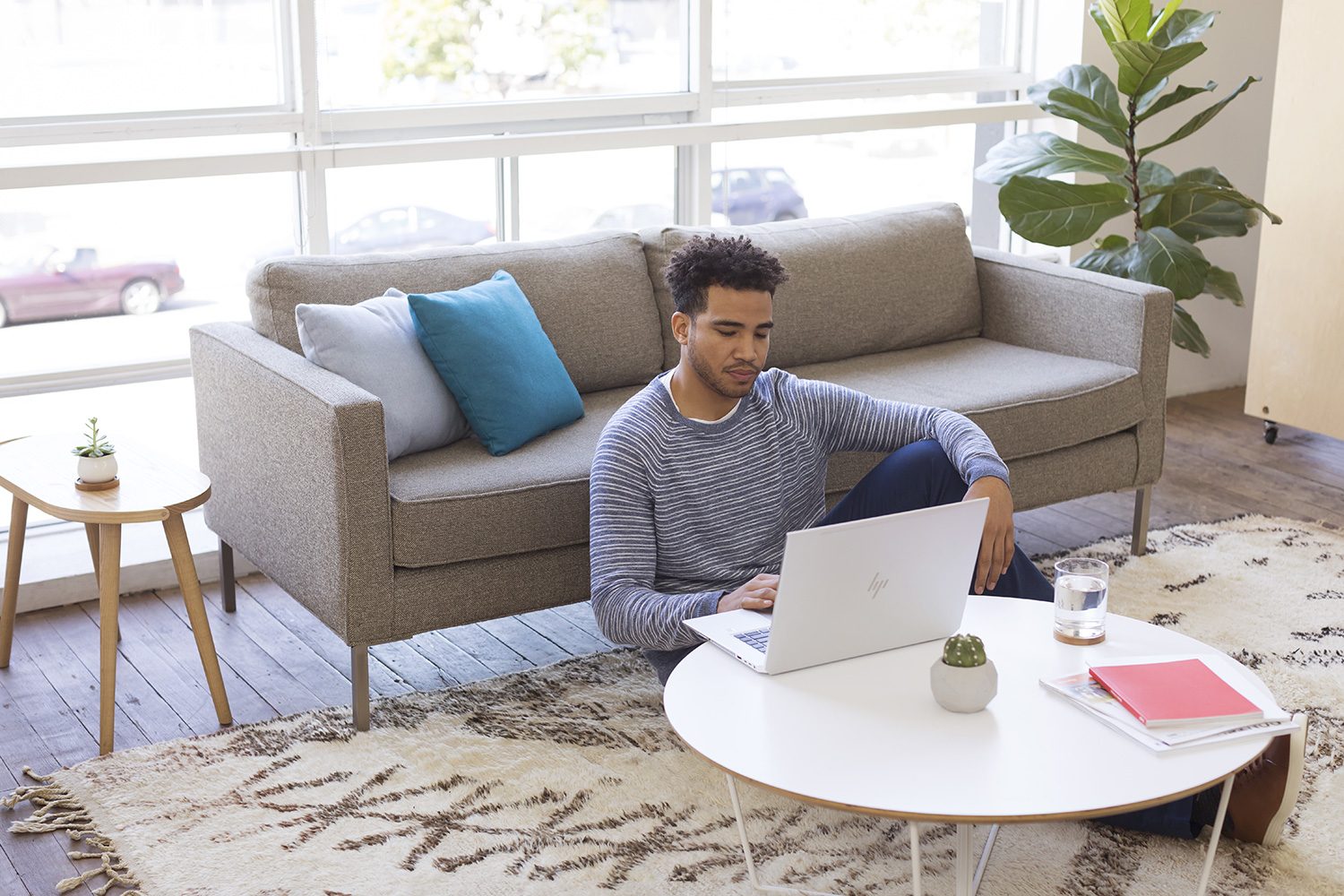hp envy elitebook and more 1050 g1 living room