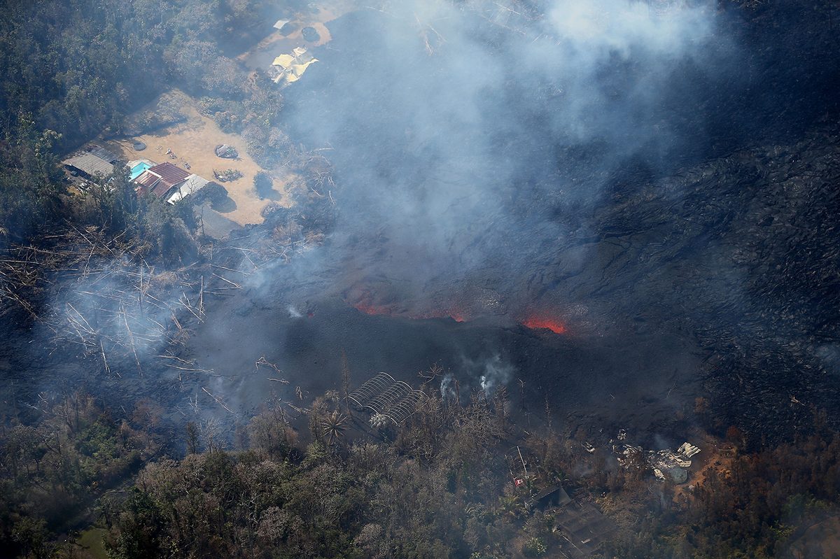 kilauea-hawaii-lava-flow-neighborhood