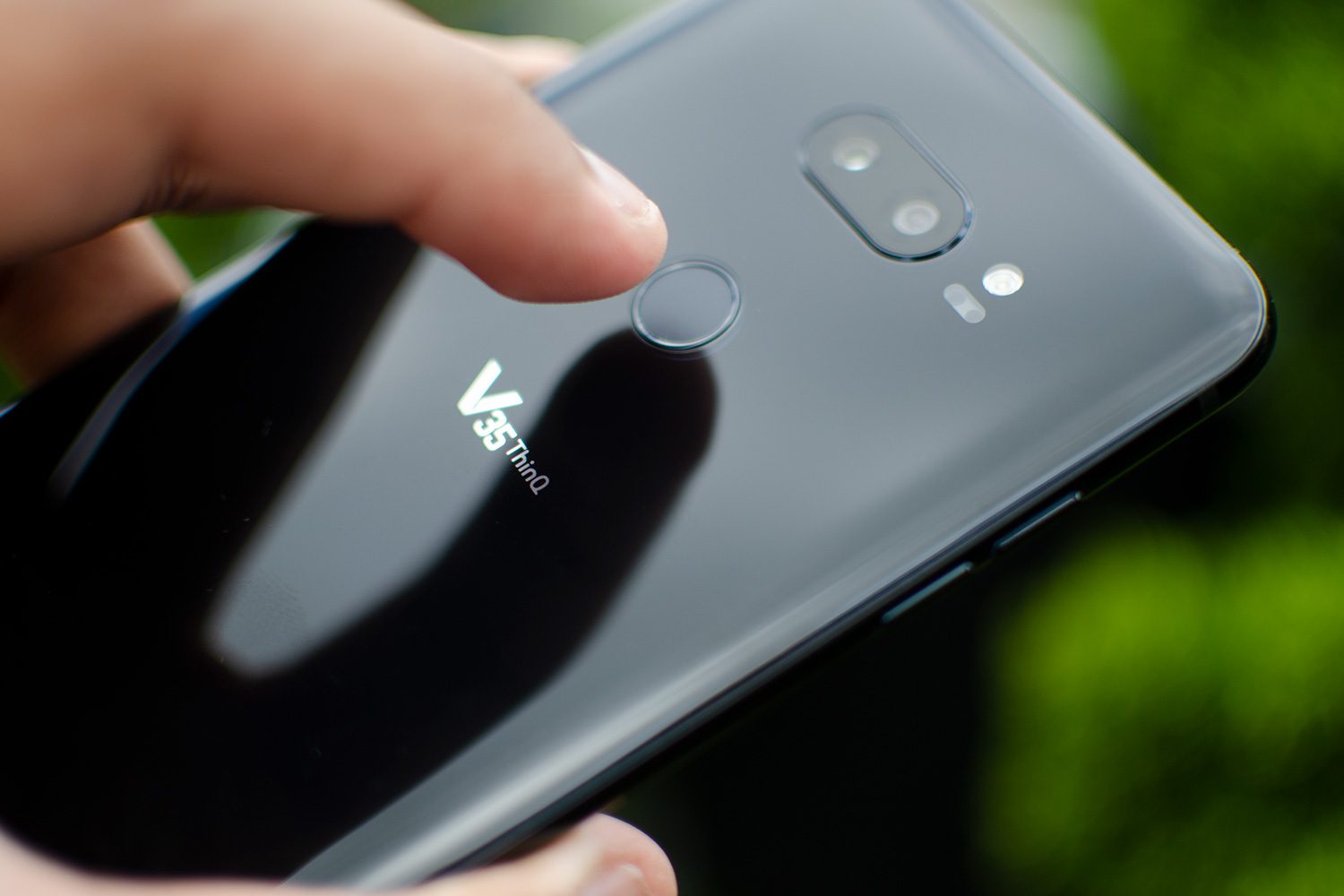 lg v35 thinq fingerprint sensor