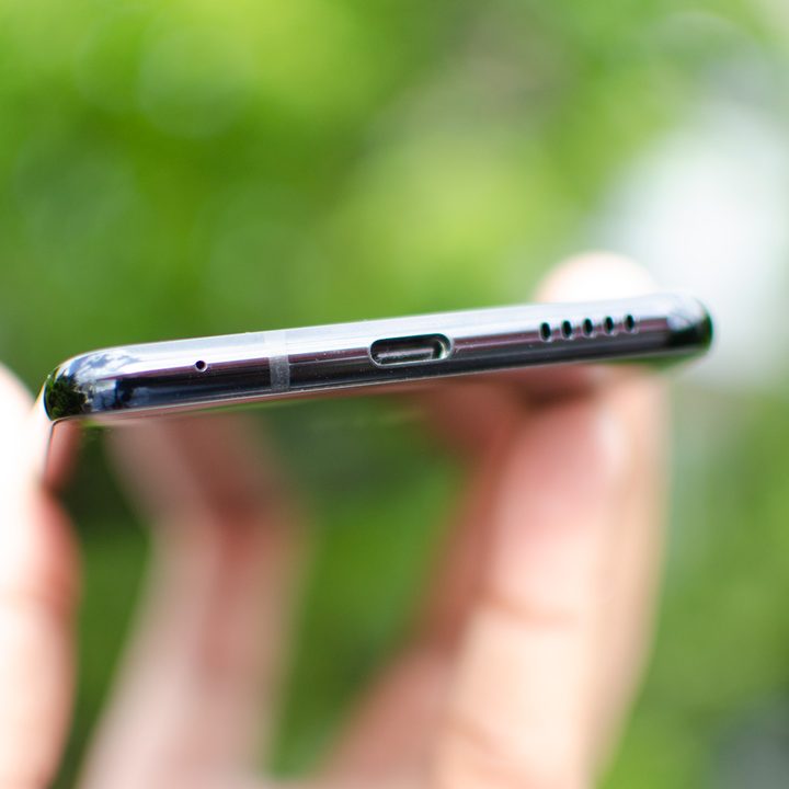 lg v35 thinq usb c port