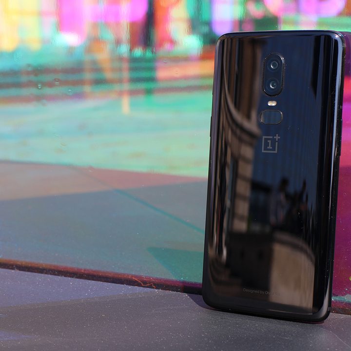oneplus 6 review hands on against glass