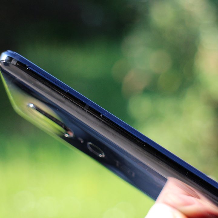 oneplus 6 review hands on left profile