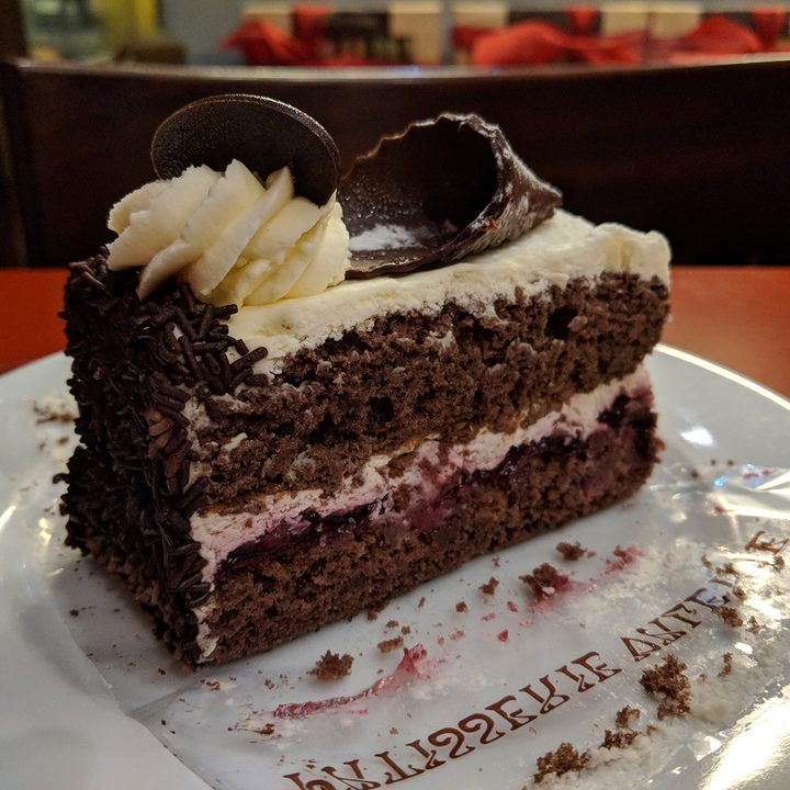 photo shootout p20 pro galaxy s9 iphone x pixel 2 gateaux