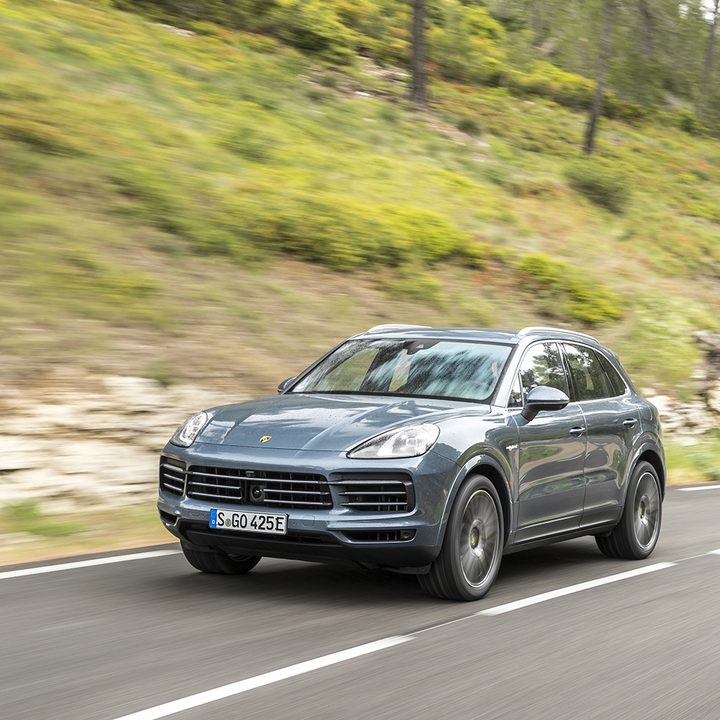 2019 porsche cayenne e hybrid review front right center