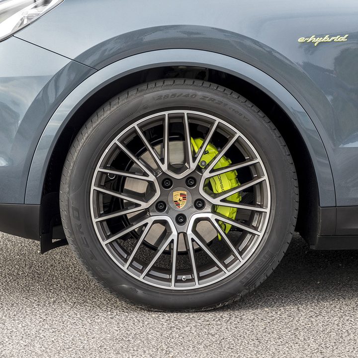 2019 porsche cayenne e hybrid review tire