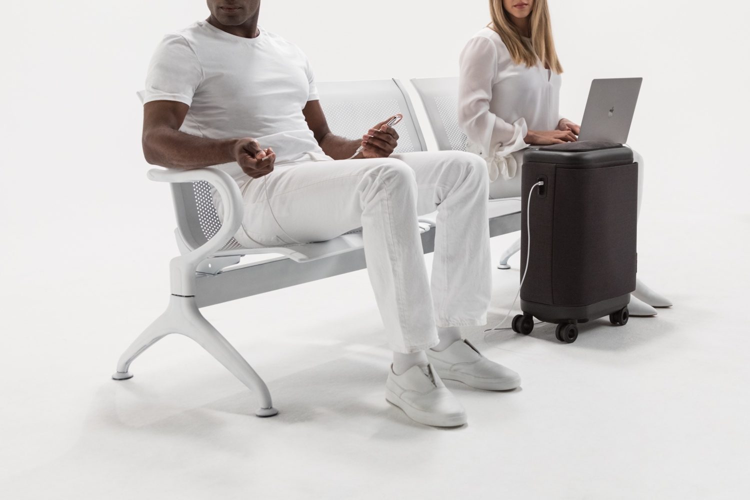 incase proconnected 4 wheel hubless roller smart luggage blends high design with large capacity battery lifestyle 0294