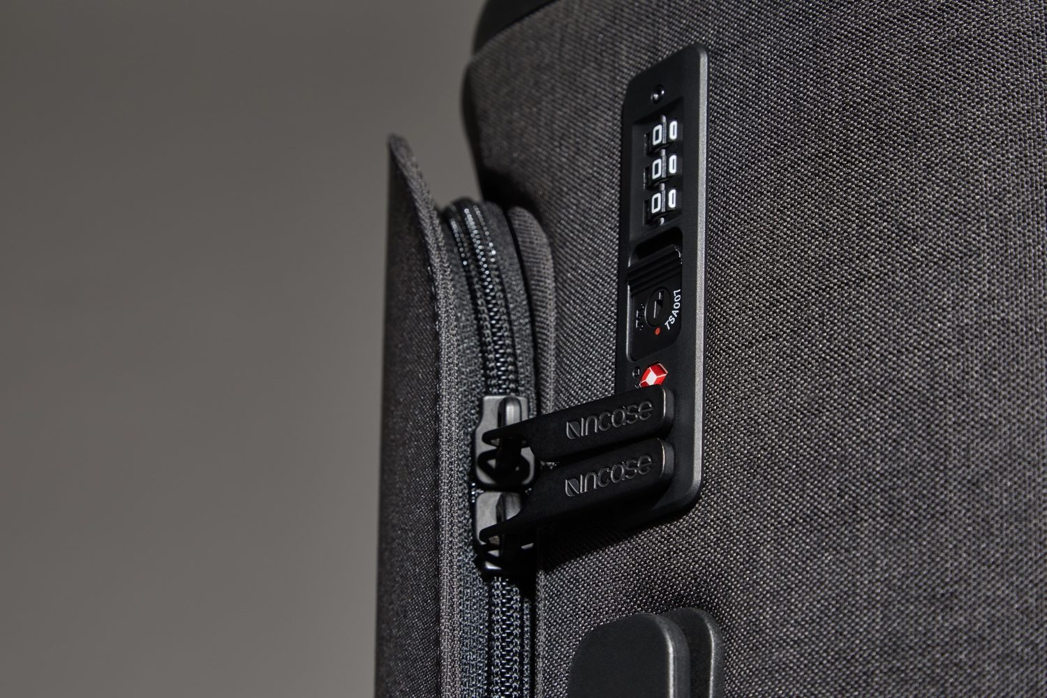 incase proconnected 4 wheel hubless roller smart luggage blends high design with large capacity battery studio0184