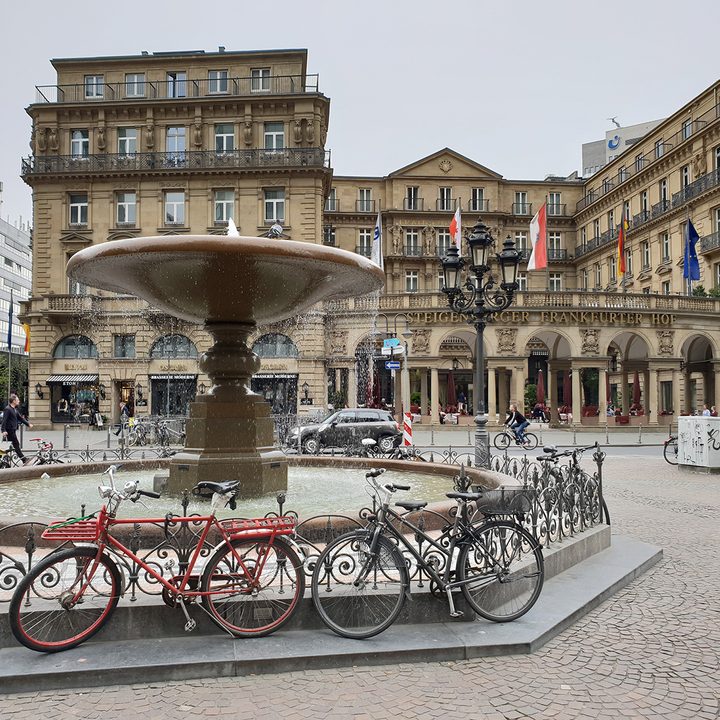photo shootout p20 pro galaxy s9 iphone x pixel 2 fountain