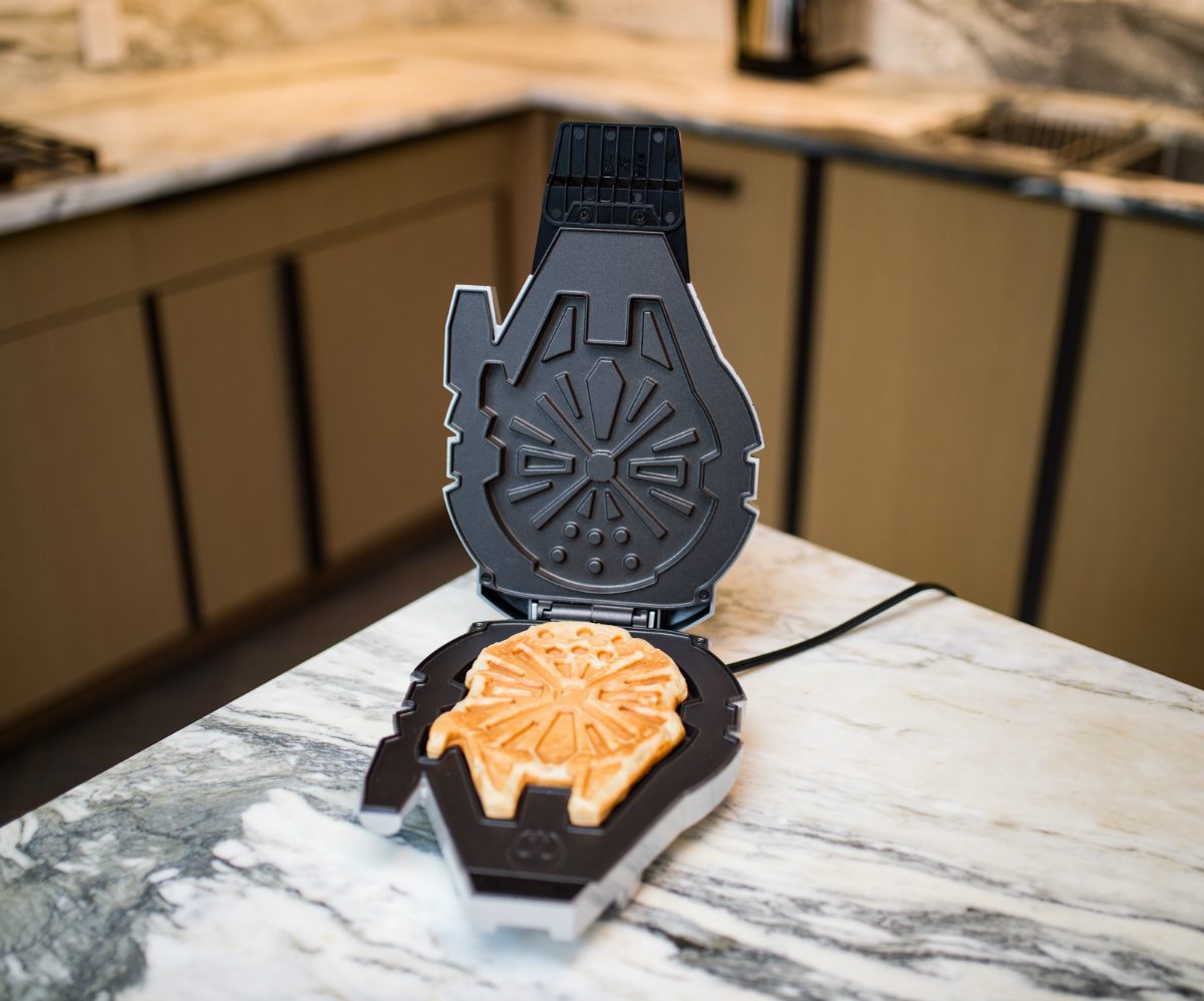 Uncanny Deluxe Millennium Falcon Waffle Maker