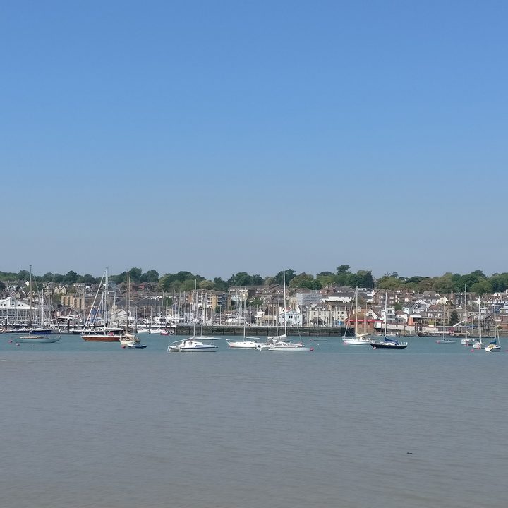 oneplus 6 5t 5 3t camera shootout zoomed boats