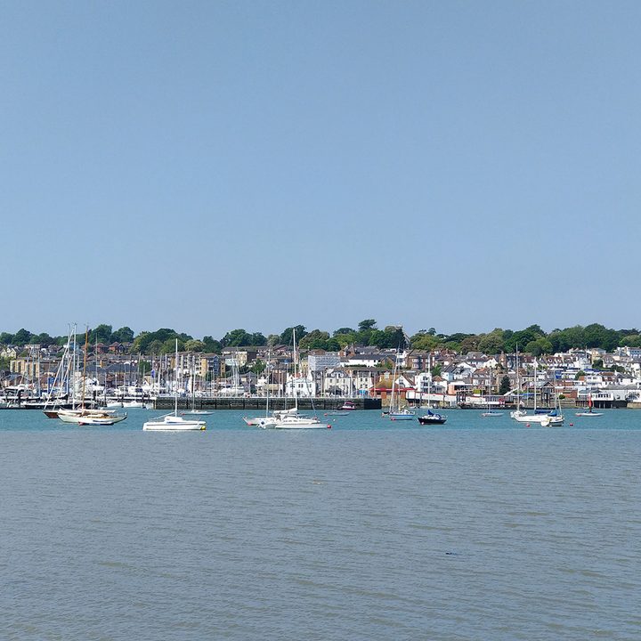 oneplus 6 5t 5 3t camera shootout zoomed boats