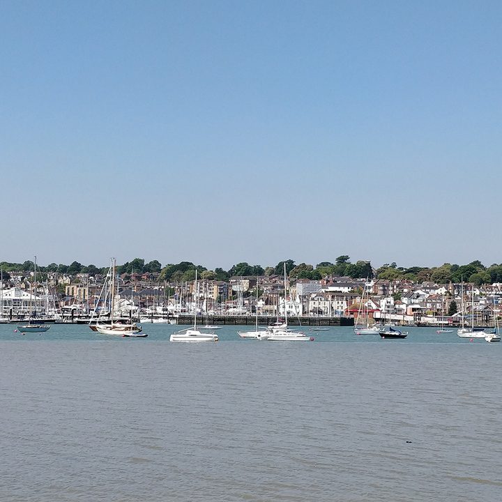 oneplus 6 5t 5 3t camera shootout zoomed boats
