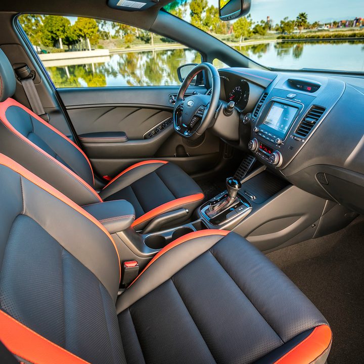 2018 Kia Forte5 SX front seat