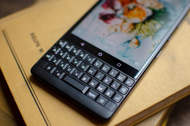 blackberry key2 keyboard close