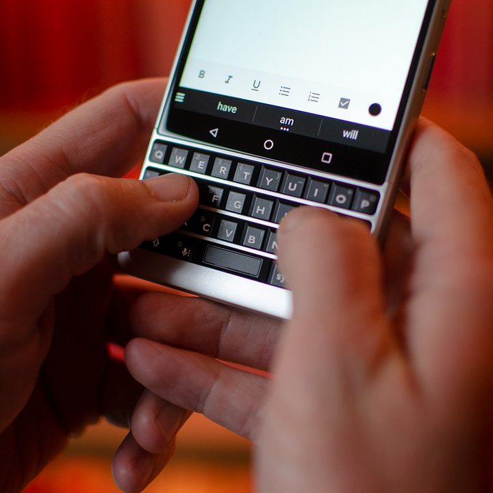 blackberry key2 keyboard suggestions