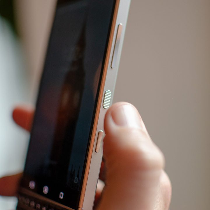blackberry key2 right buttons